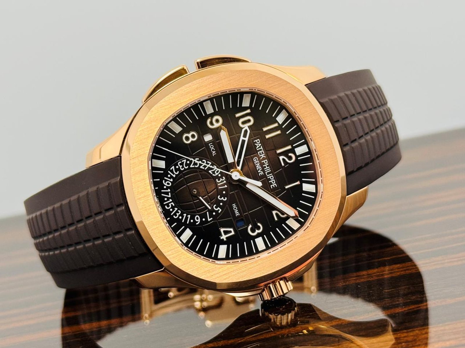 Patek Philippe Aquanaut Travel Time 5164R-001, vista 1