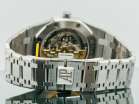 Audemars Piguet AUDEMARS PIGUET ROYAL OAK JUMBO 39mm UNPOLISHED NO SIGNS OF USE 2019 photo 4
