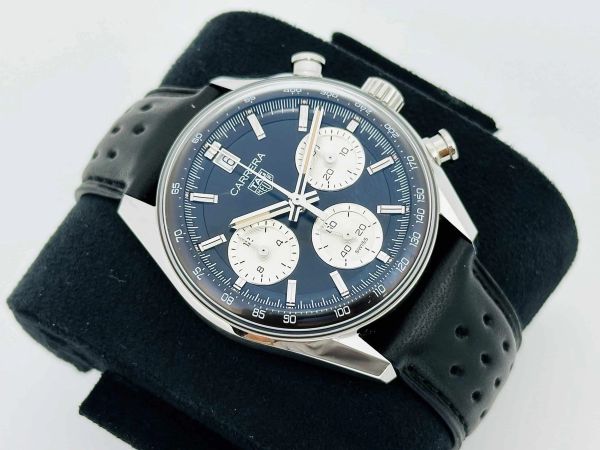 TAG Heuer TAG HEUER CARRERA CHRONOGRAPH GLASSBOX ”REVERSE PANDA” MINT CONDITION FEBRUARY 2024 foto 1