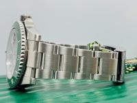 Rolex Submariner Date Hulk 116610LV, vista 4