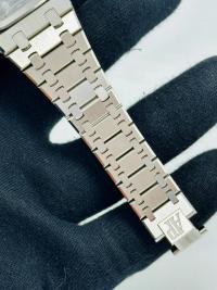 Audemars Piguet AUDEMARS PIGUET ROYAL OAK JUMBO 39mm UNPOLISHED NO SIGNS OF USE 2019 photo 10