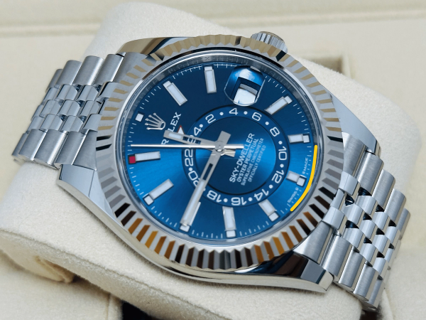 Rolex ROLEX SKY-DWELLER 336934 UNWORN NEW AUGUST 2024 BLUE DIAL foto 1