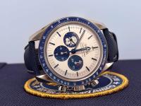 Omega OMEGA SPEEDMASTER PROFESSIONAL MOONWATCH UNWORN NEW SEPTEMBER 2024 SILVER SNOOPY AWARD 50th ANNIVERSARY foto 6