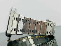 Audemars Piguet AUDEMARS PIGUET ROYAL OAK JUMBO 39mm UNPOLISHED NO SIGNS OF USE 2019 photo 6