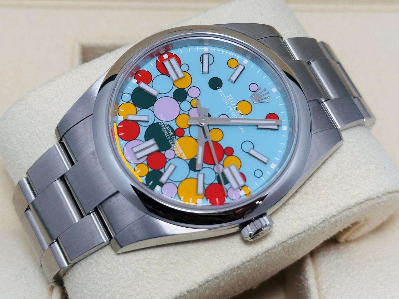 Rolex Oyster Perpetual 41 Celebration 124300, view 2