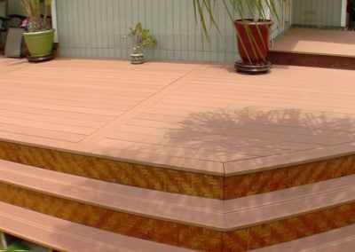 Caramel deck with steps