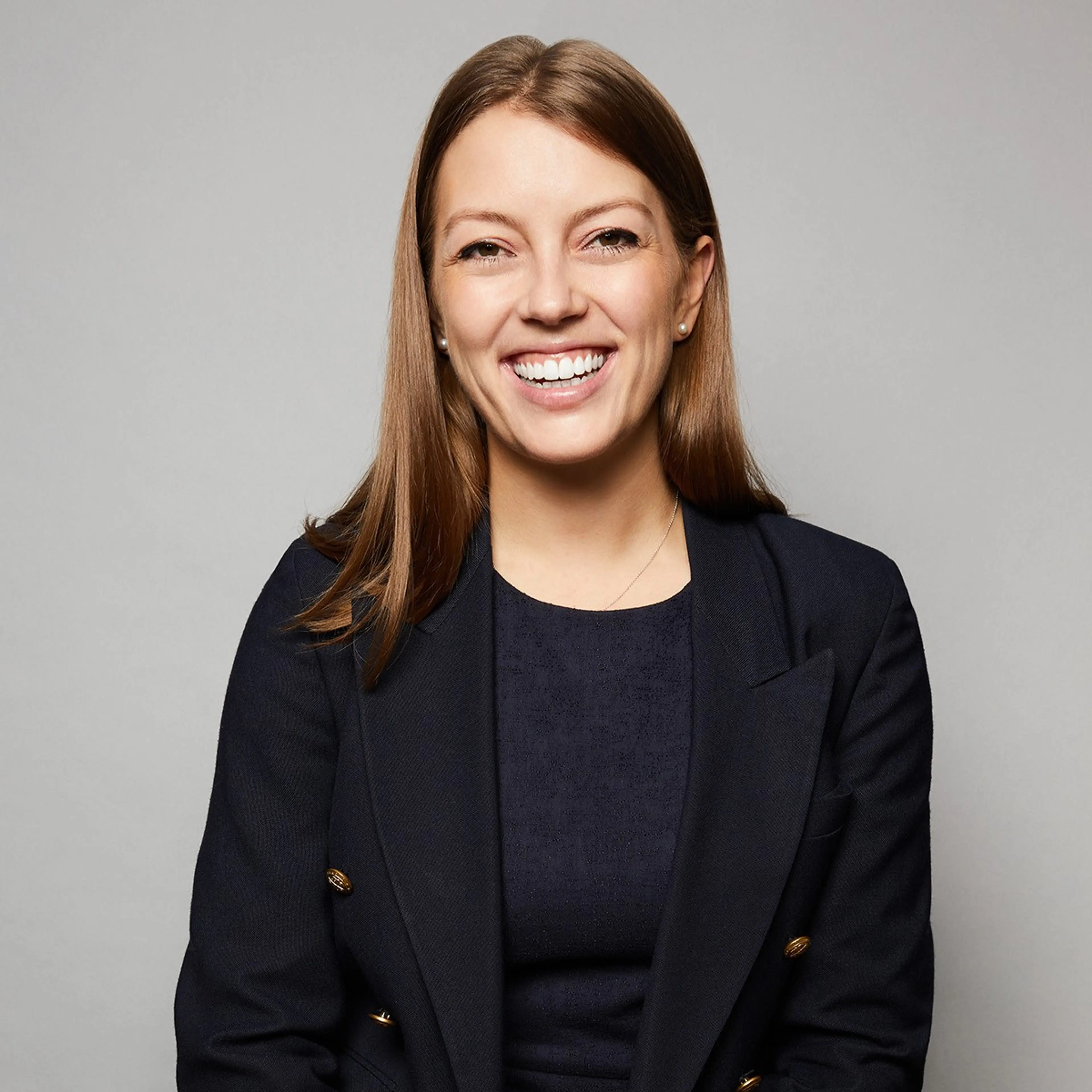 Tracy MacKenzie headshot