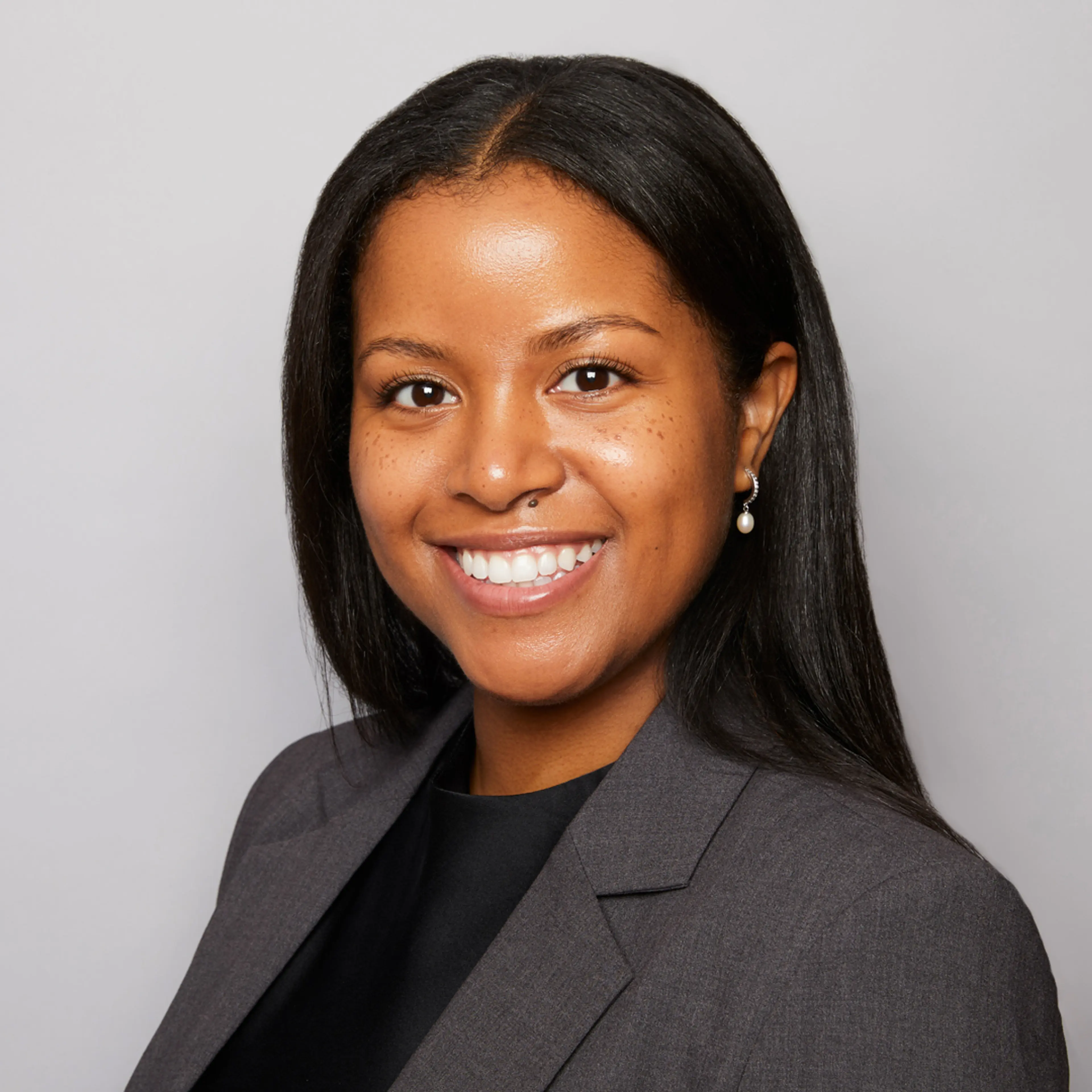 Alexis Thomas headshot