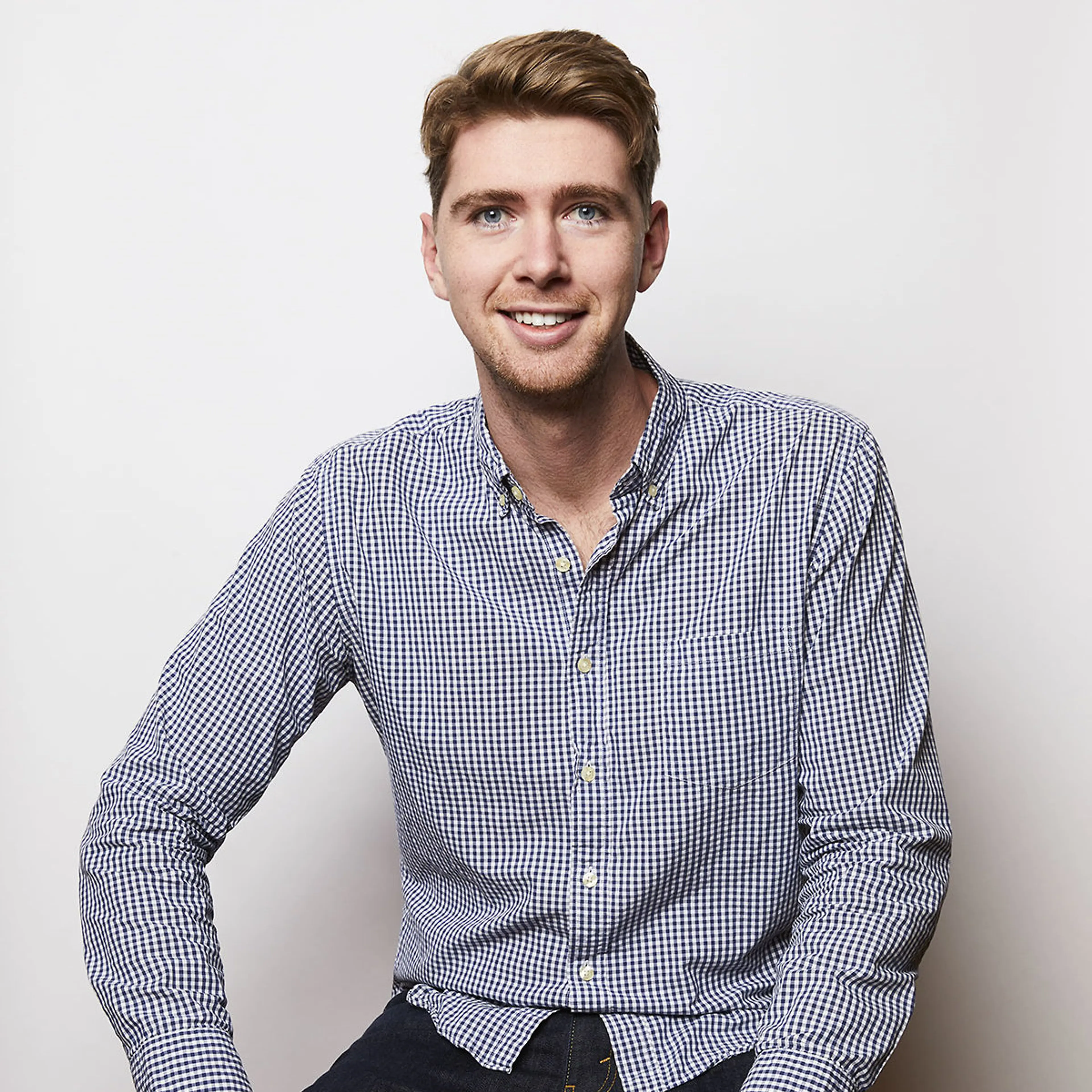 Alex Wallis headshot