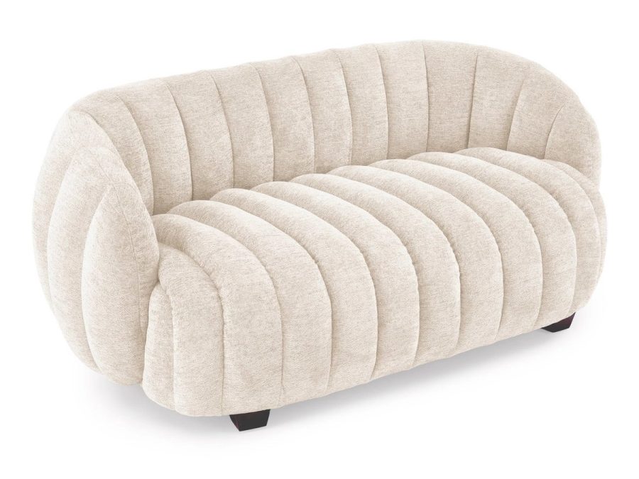Kremowa sofa Fraser XL marki Halmar w tkaninie bouclé, widok z ukosa