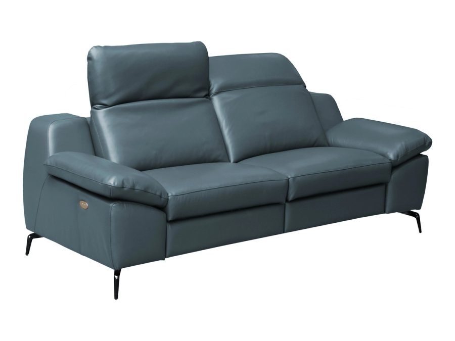 Niebieska skórzana sofa Rimini na czarnych nogach, widok z ukosa