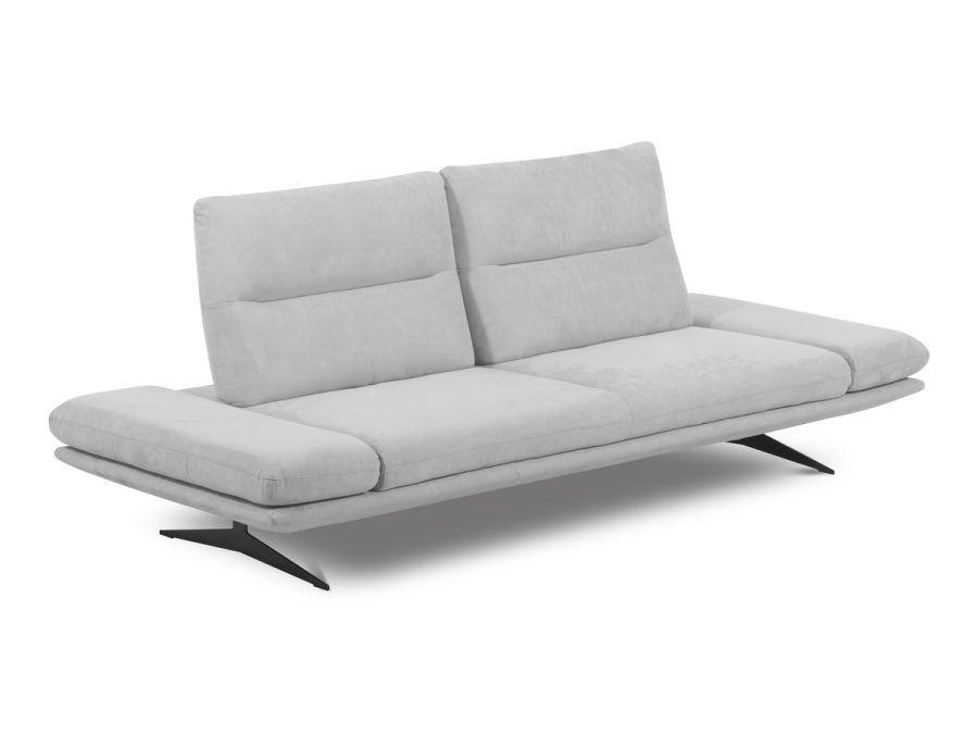 Jasnoszara sofa Cordoba na metalowych nogach, widok z ukosa