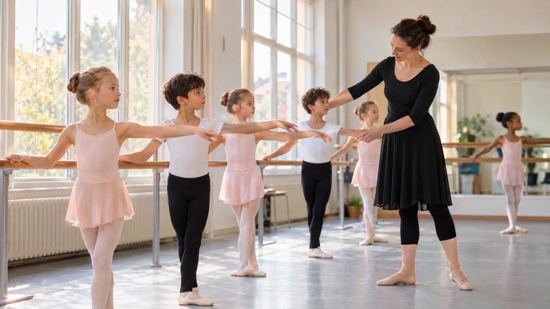 Een klassieke dansles voor kinderen aan de barre