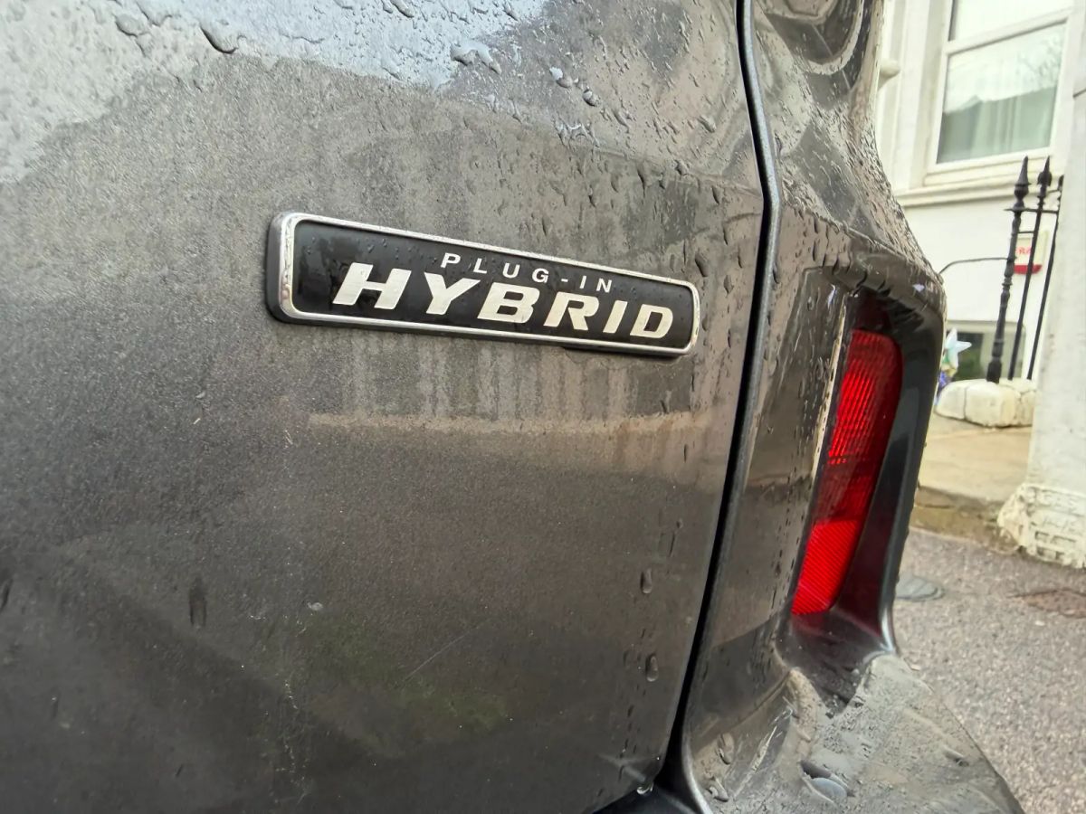 Pay per mile tax UK 2028 guide for electric and plug-in hybrid vehicle drivers