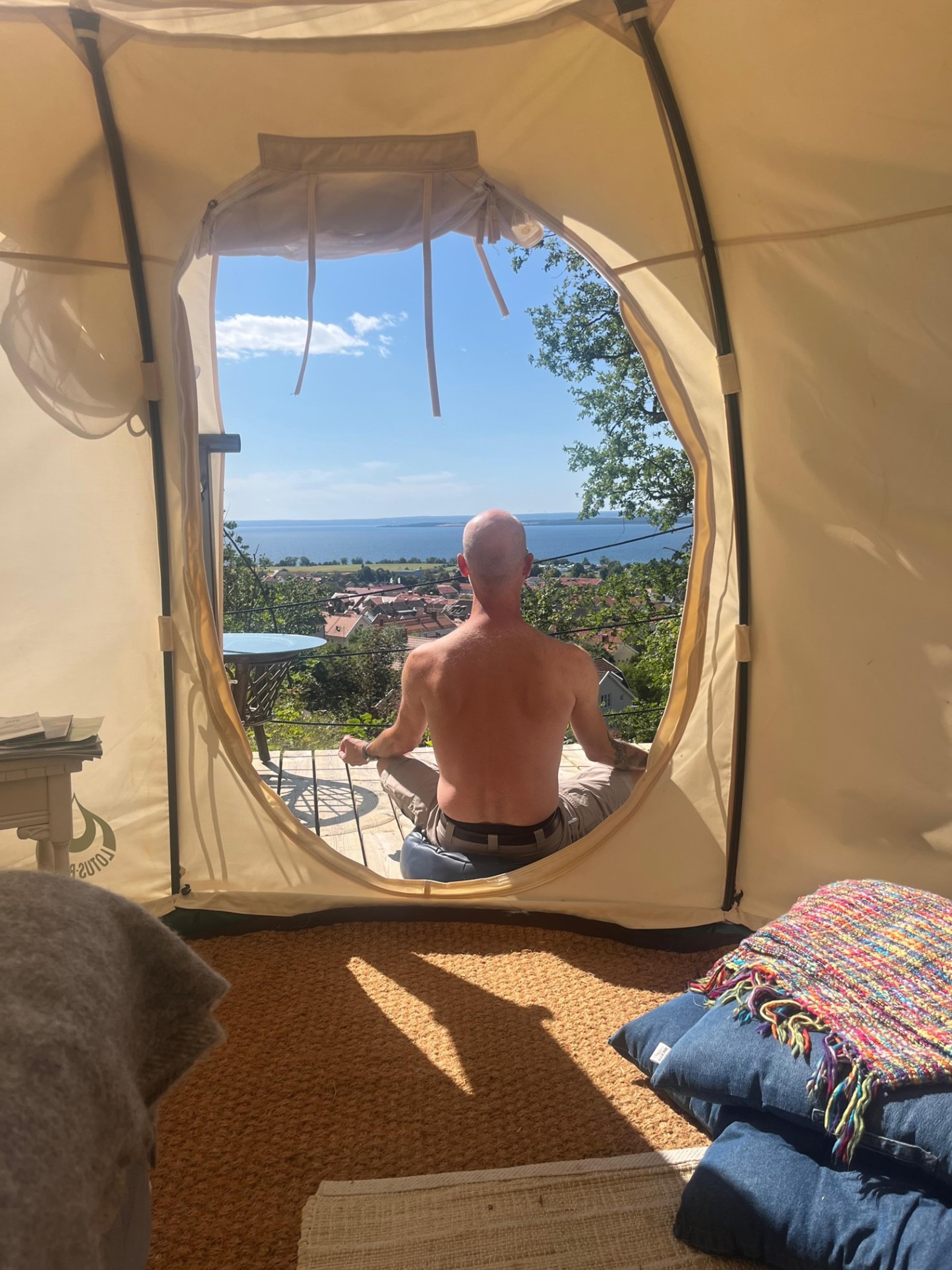Comfortable and stylish tent Slänten at Gränna Glamping