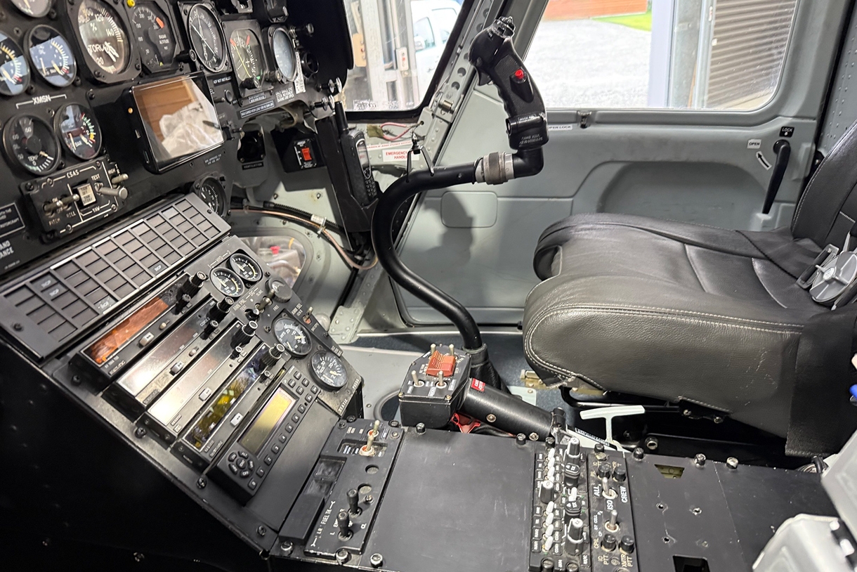 1996 Kawasaki BK117-C1 interior cockpit