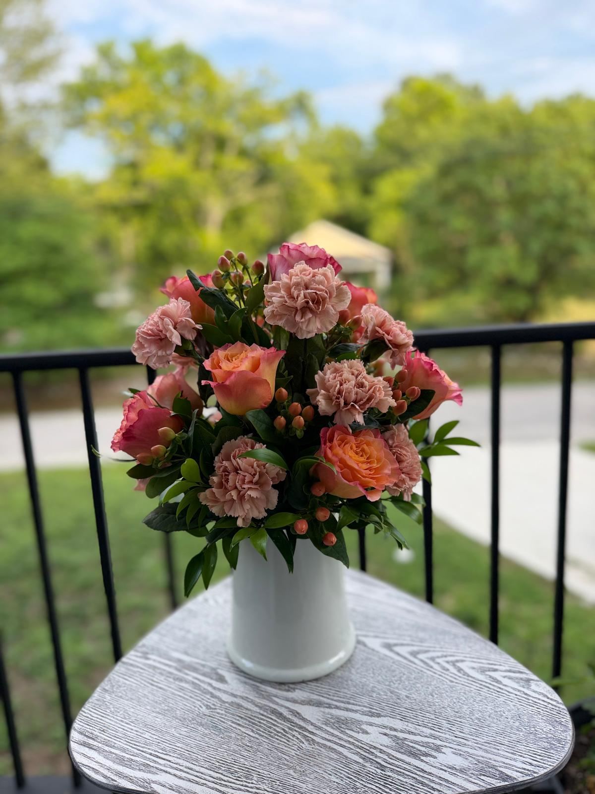 Bright custom bouquet with yellow and white flowers