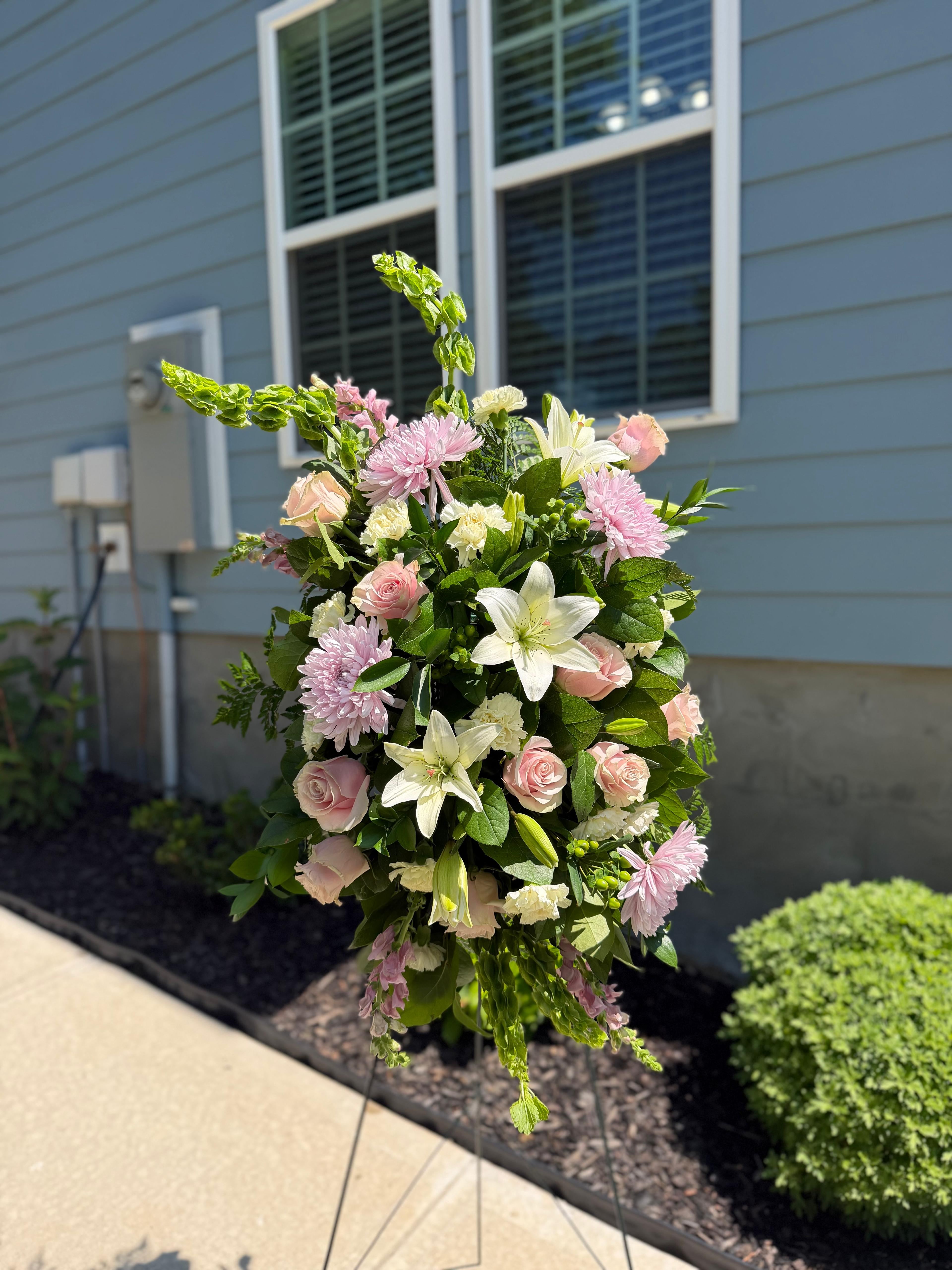 Medium Memorial Standing spray