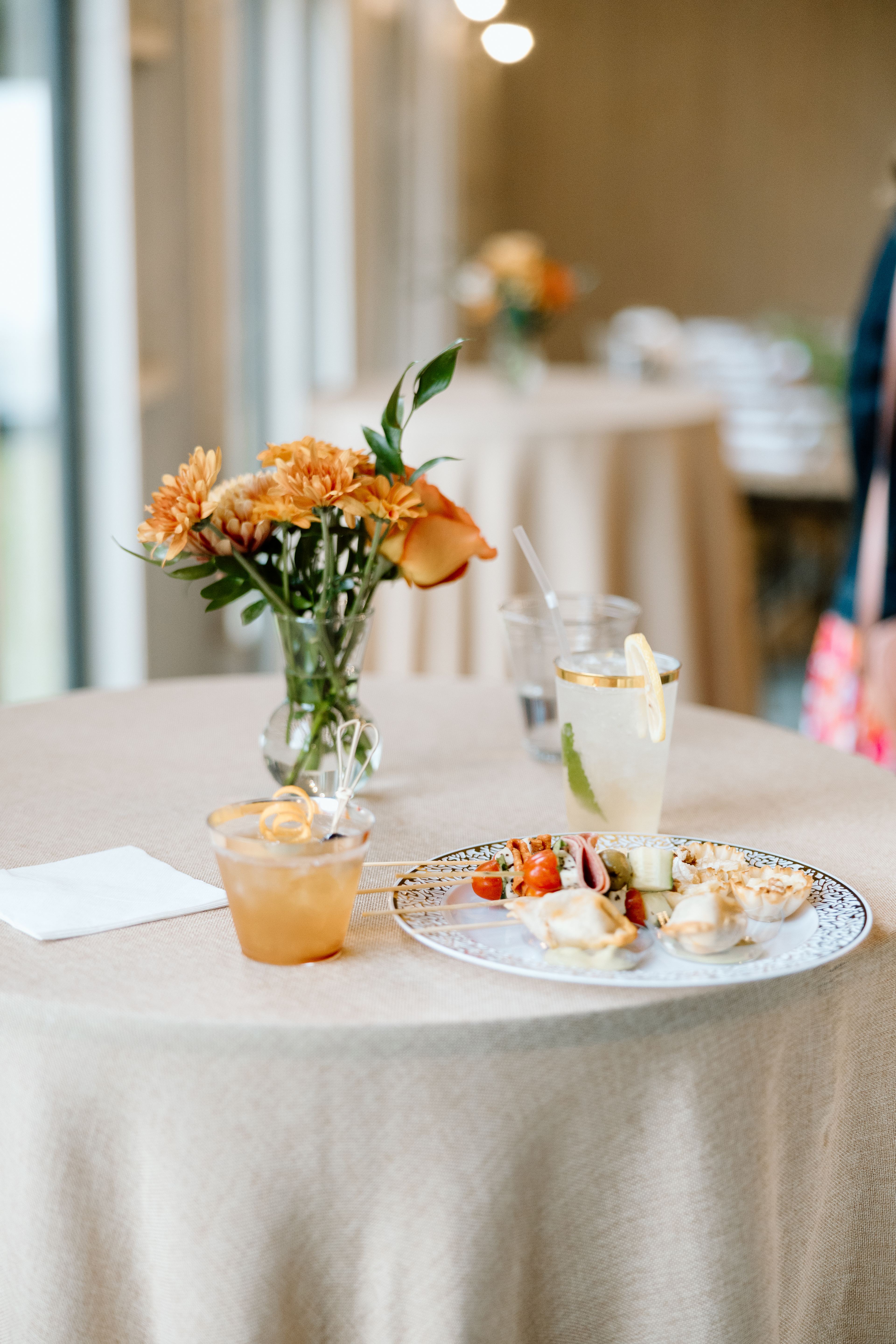 Cocktail table Arrangement, Photographer: Holloway Creative Co