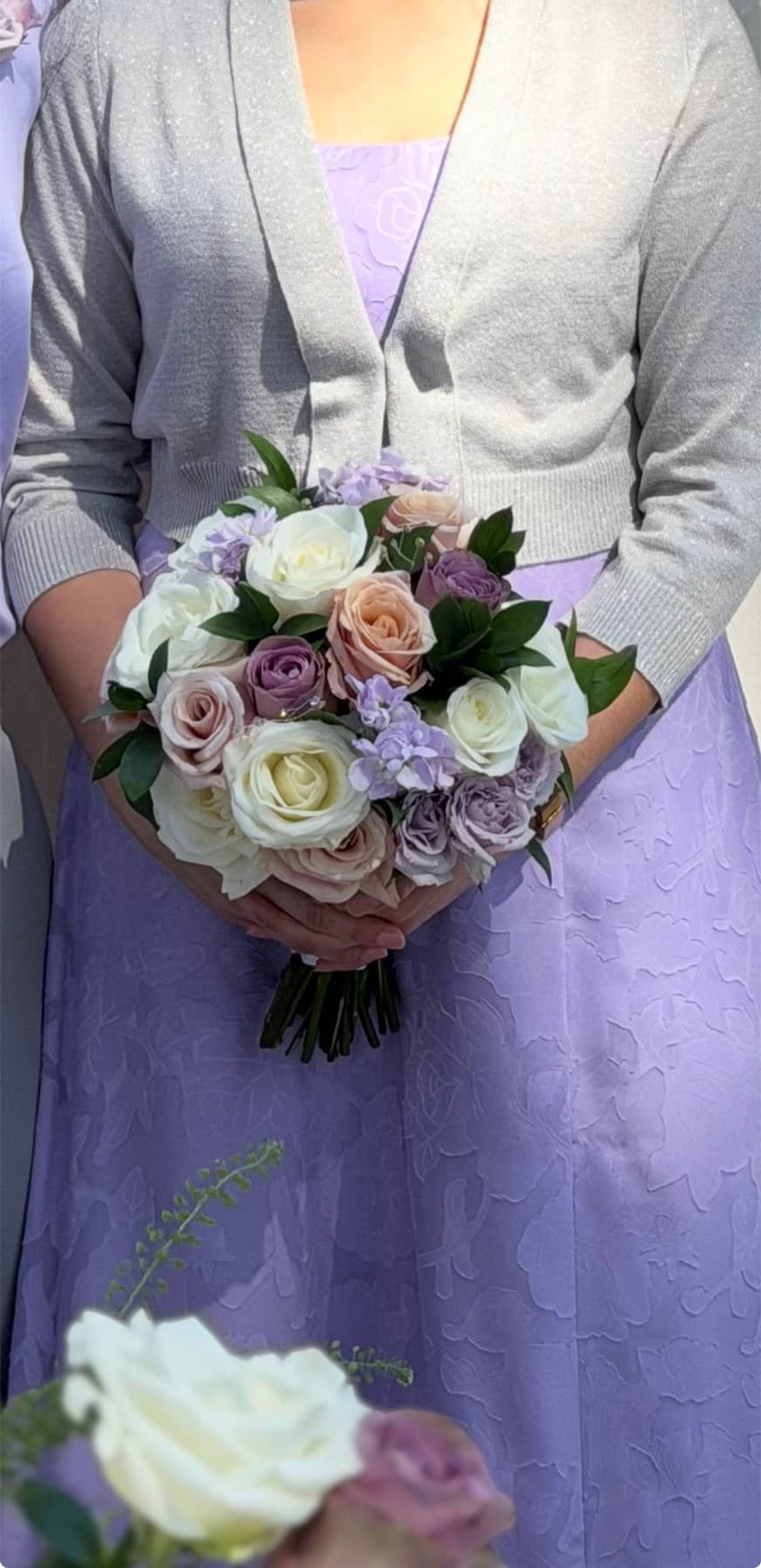 Elegant flowers for an intimate civil wedding