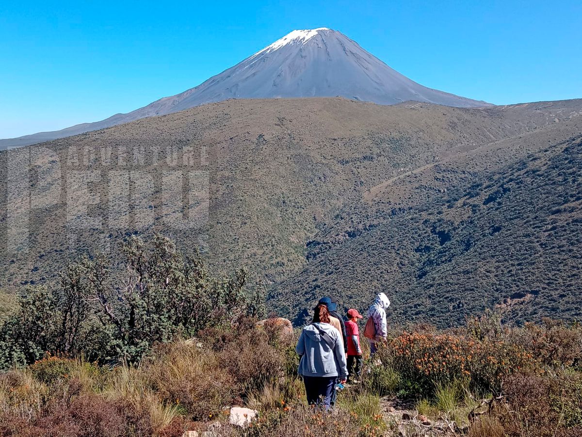 Hiking tours around volcan Misti in Arequipa by www.peruadventurestours.com