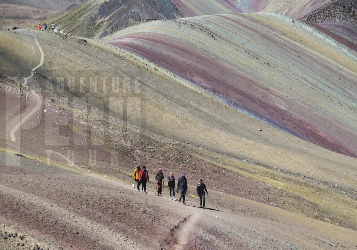 Multi-days trekking across Palcoyo rainbow mountain.