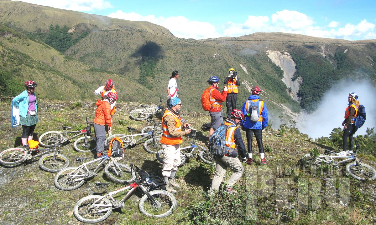 Adventure bike tours to Manu park, by www.peruadventurestours.com