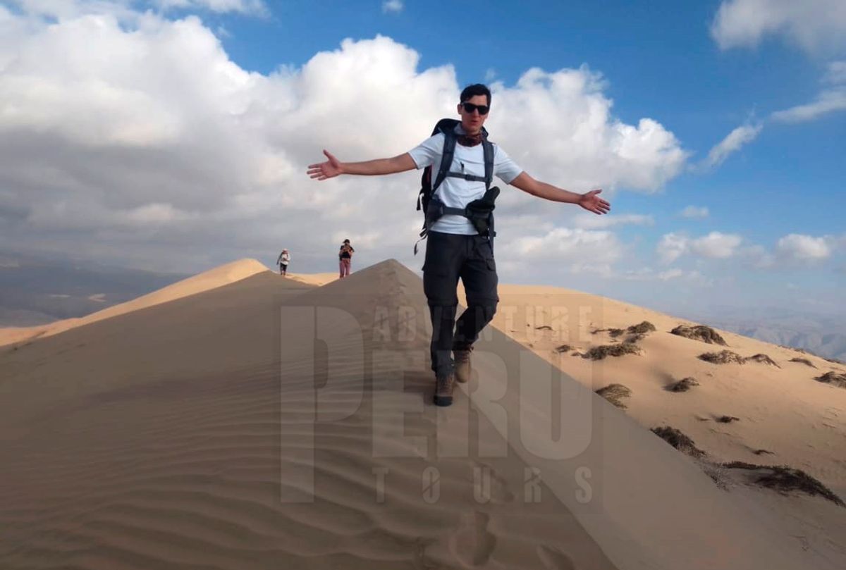 Every day trekking tours to cerro Blanco dune in Nasca.