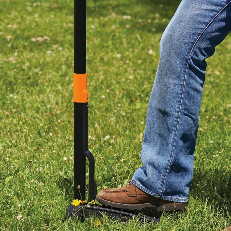 Fiskars 4-claw Stand-up Weed Puller 2
