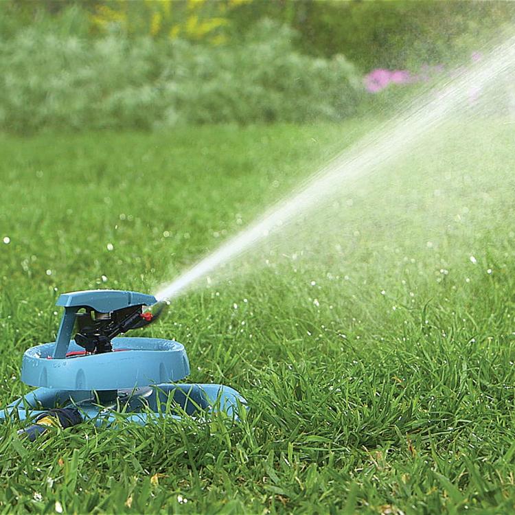 Gilmour Pattern Master Circular Sprinkler Lawn