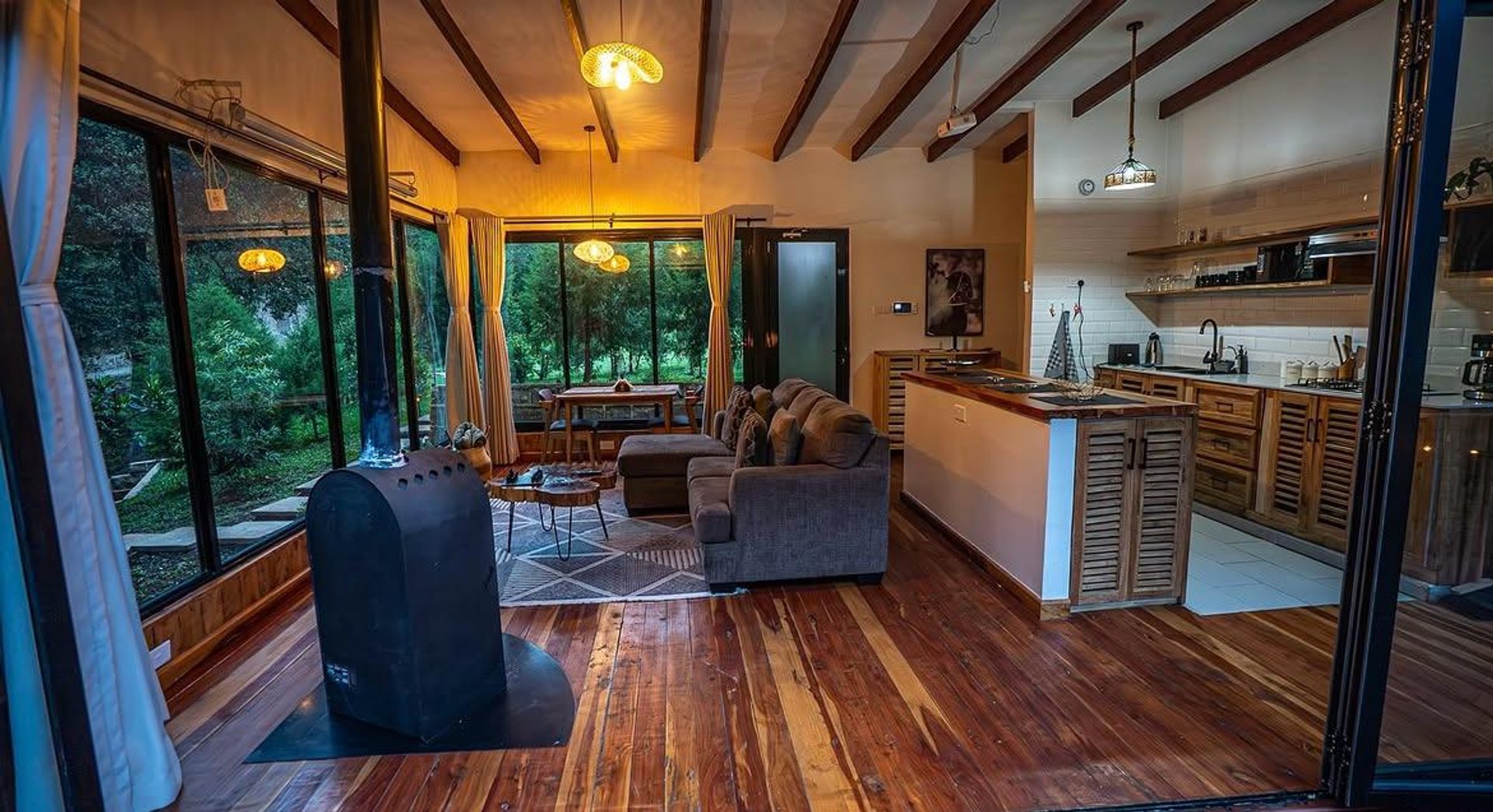 River Cabin — Naromoru, Kenya