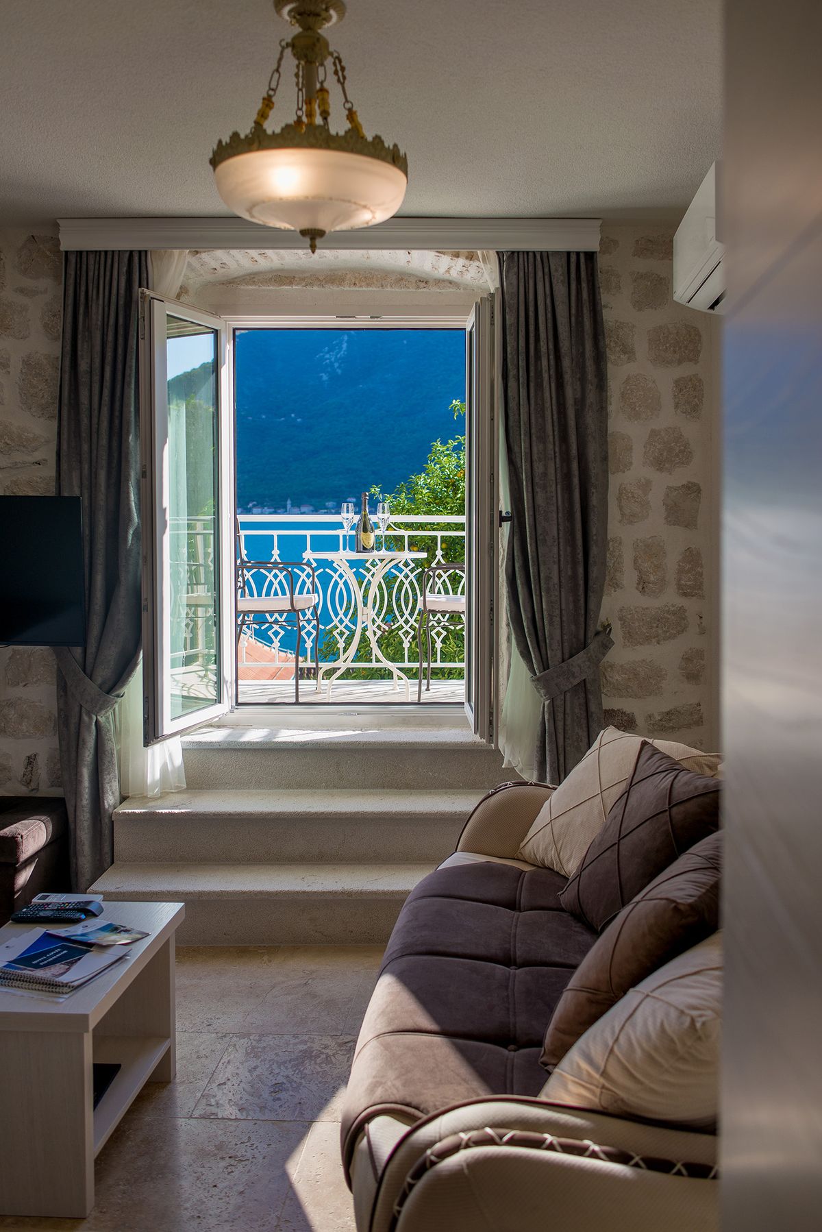 Deluxe Apartment with a sea view and balcony | Hotel Conte