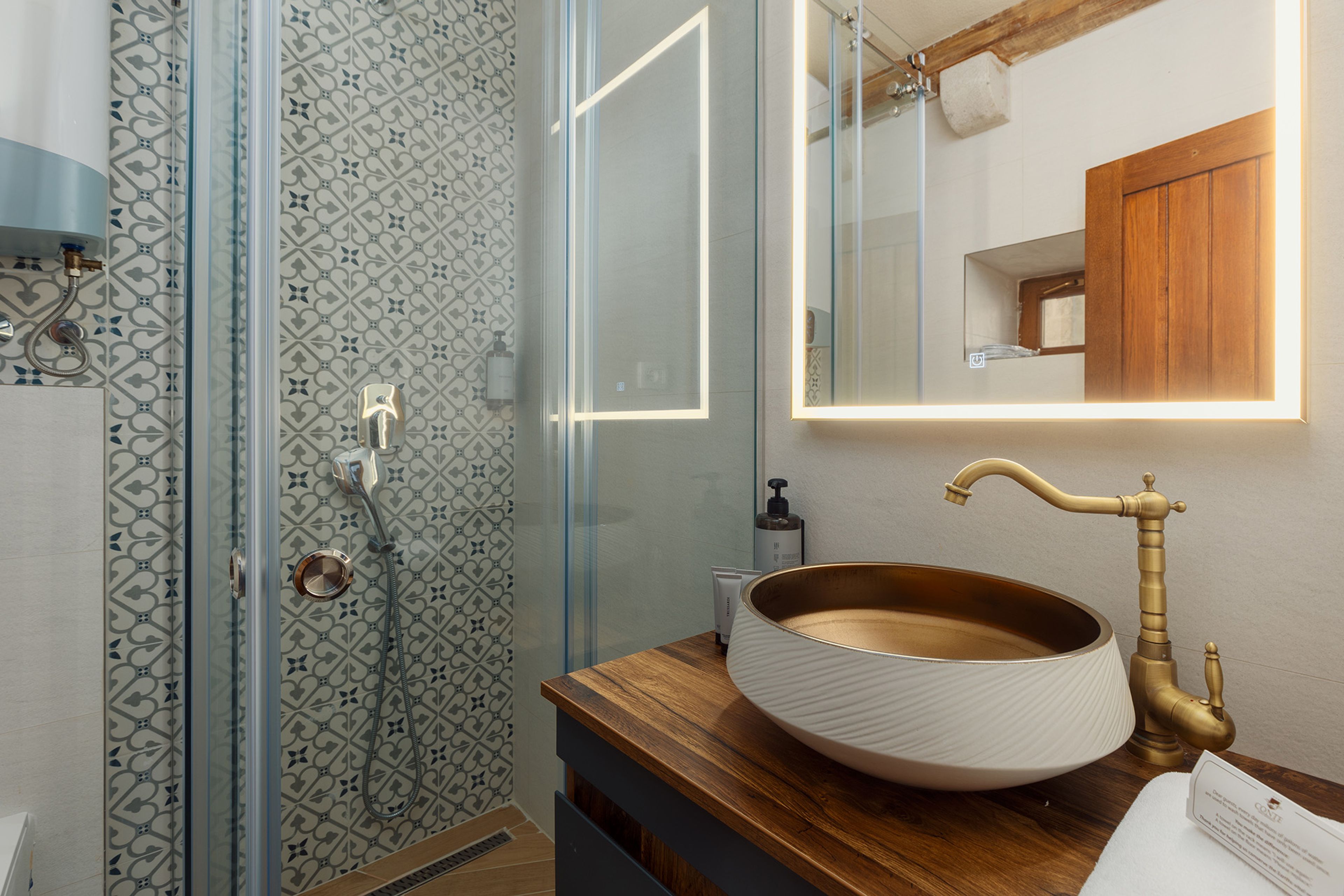 Three Bedroom Villa with a private garden 5