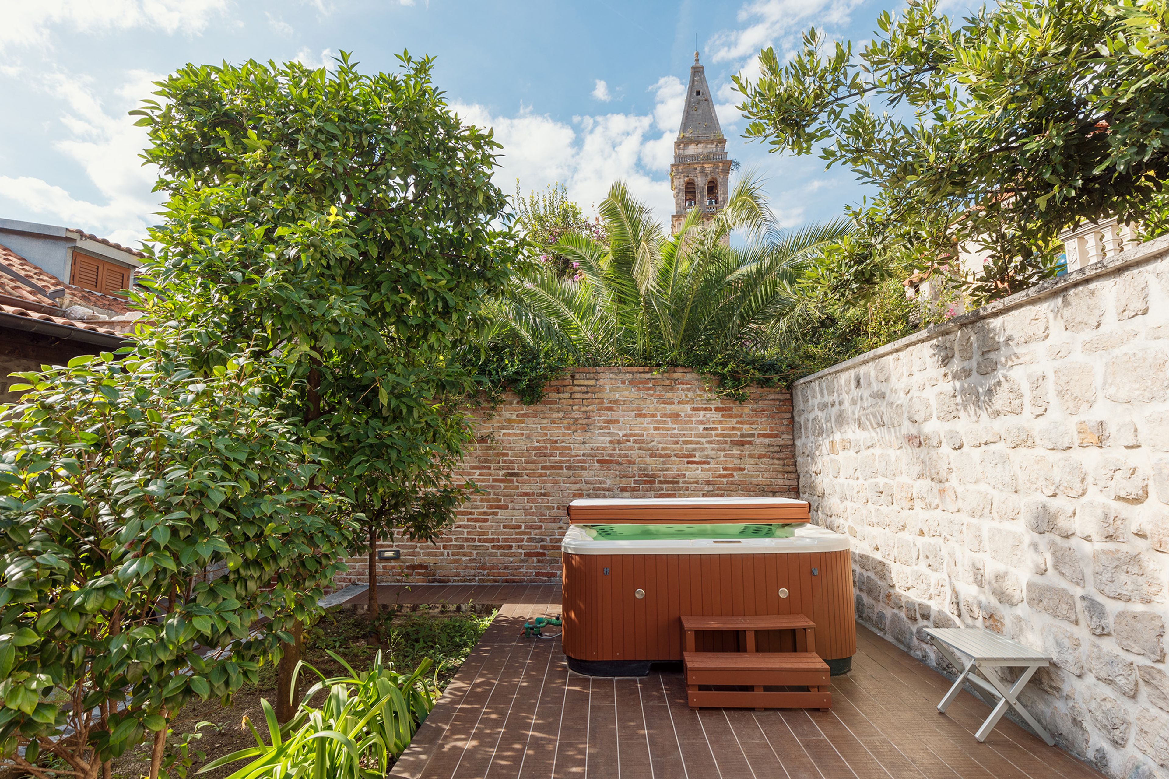 Three Bedroom Villa with a private garden 11