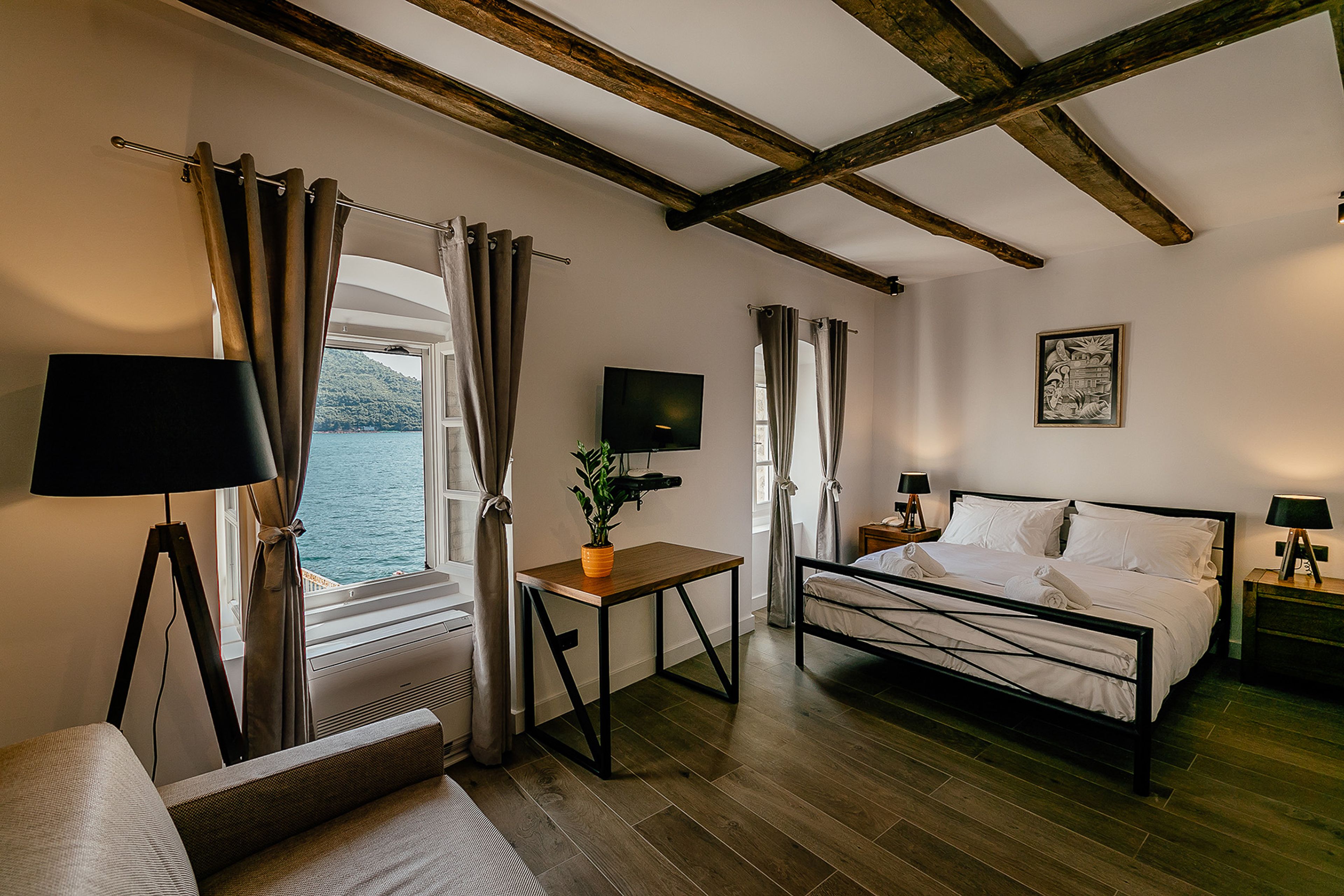 Junior Suite with a sea view 11