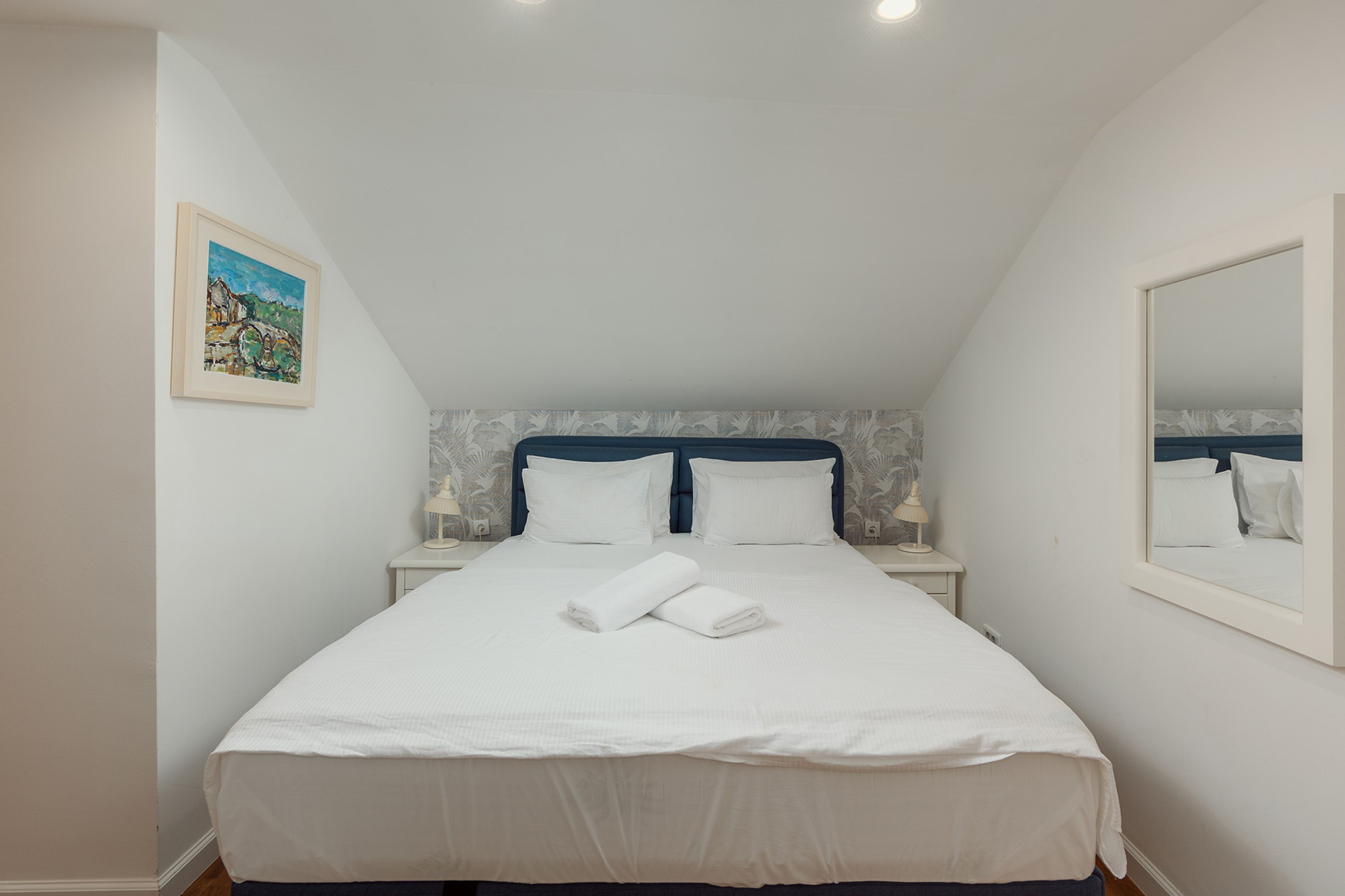 Three Bedroom Villa with a private garden 9