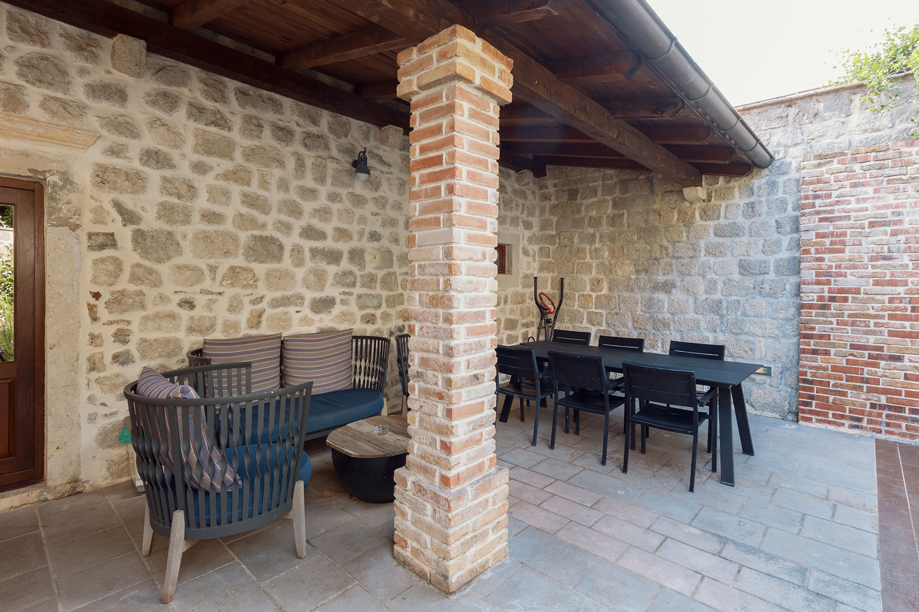 Three Bedroom Villa with a private garden 12