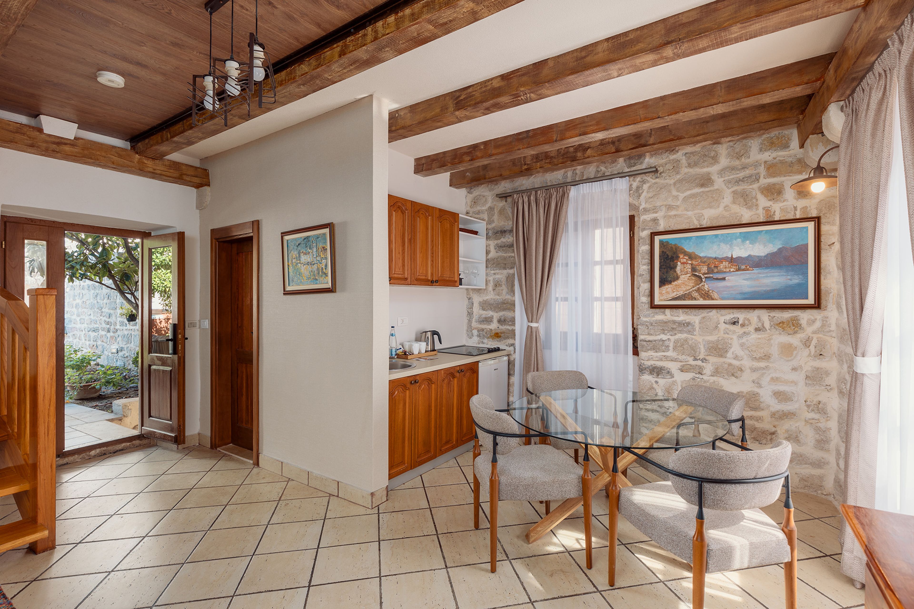 Three Bedroom Villa with a private garden 3