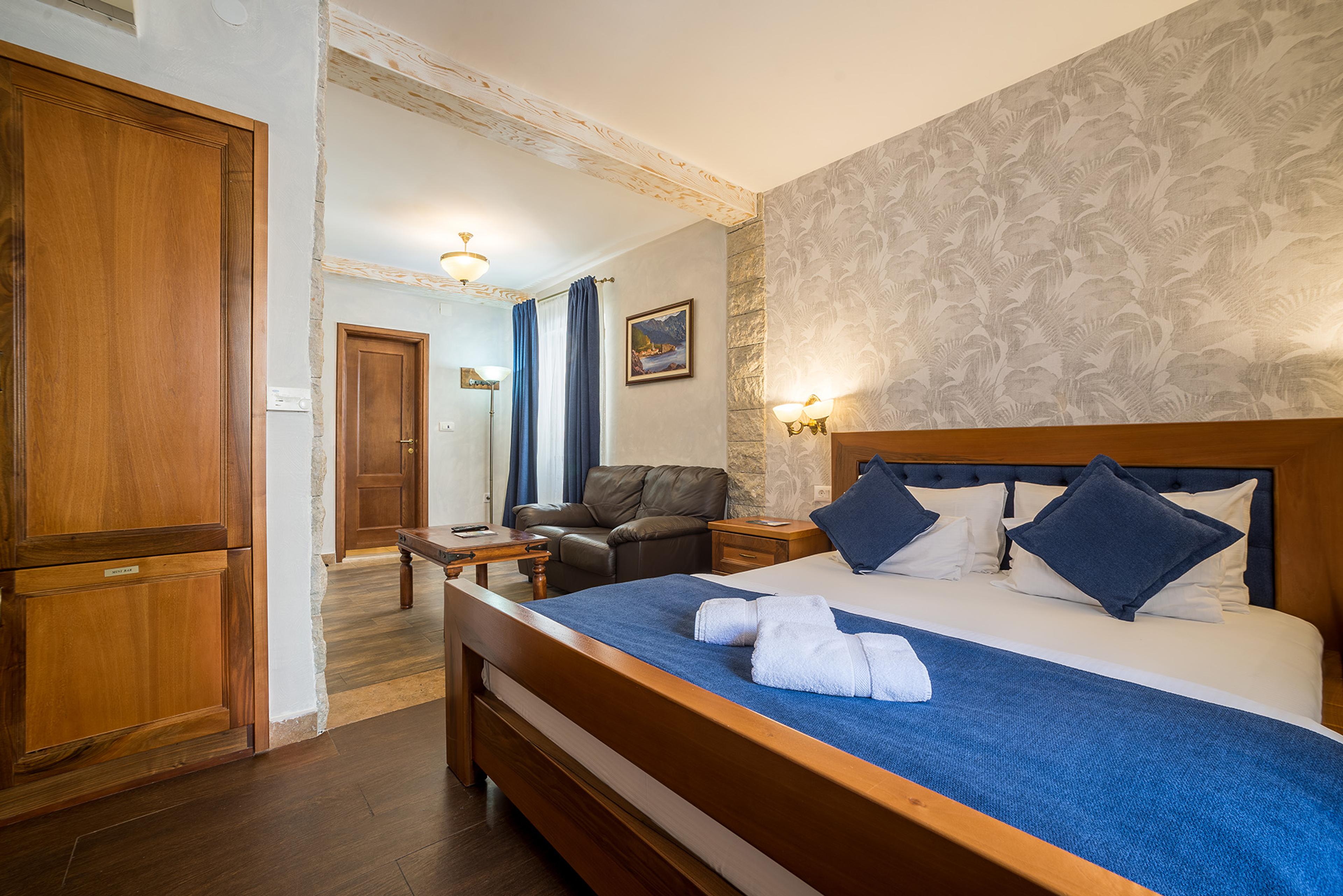 Classic Double Room 6