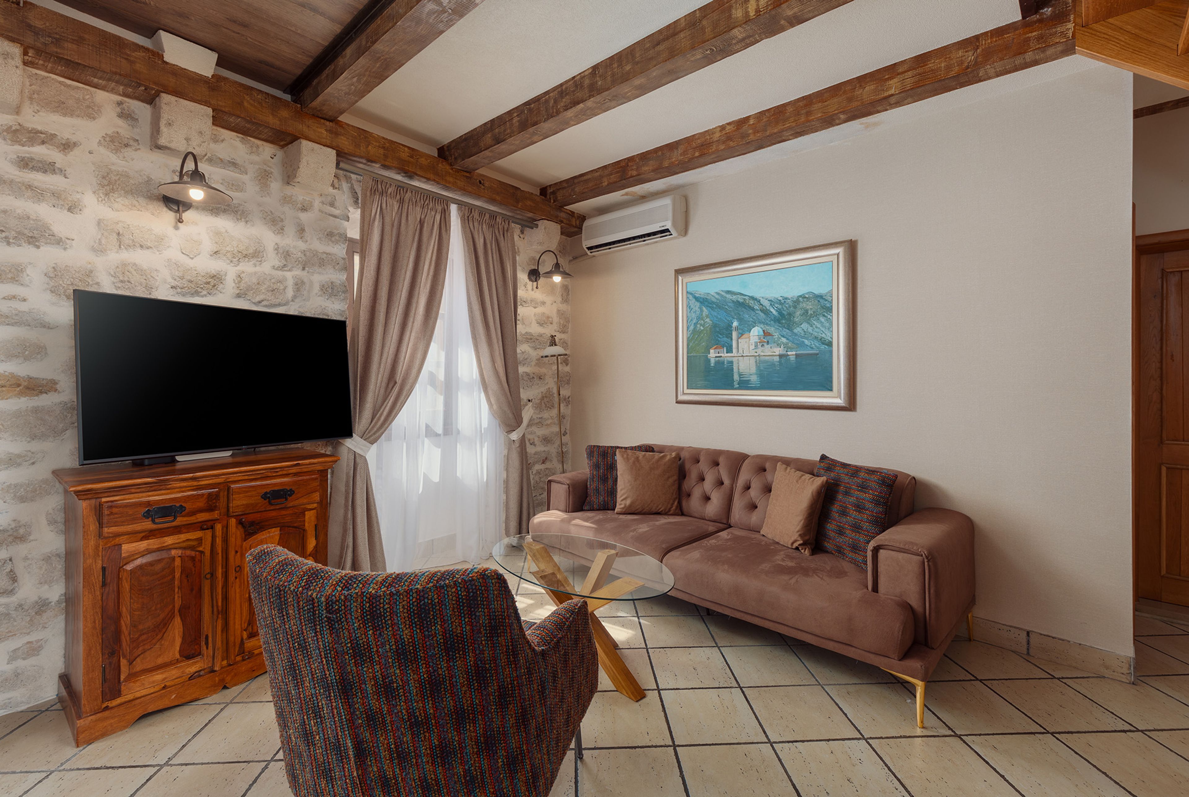 Three Bedroom Villa with a private garden 2