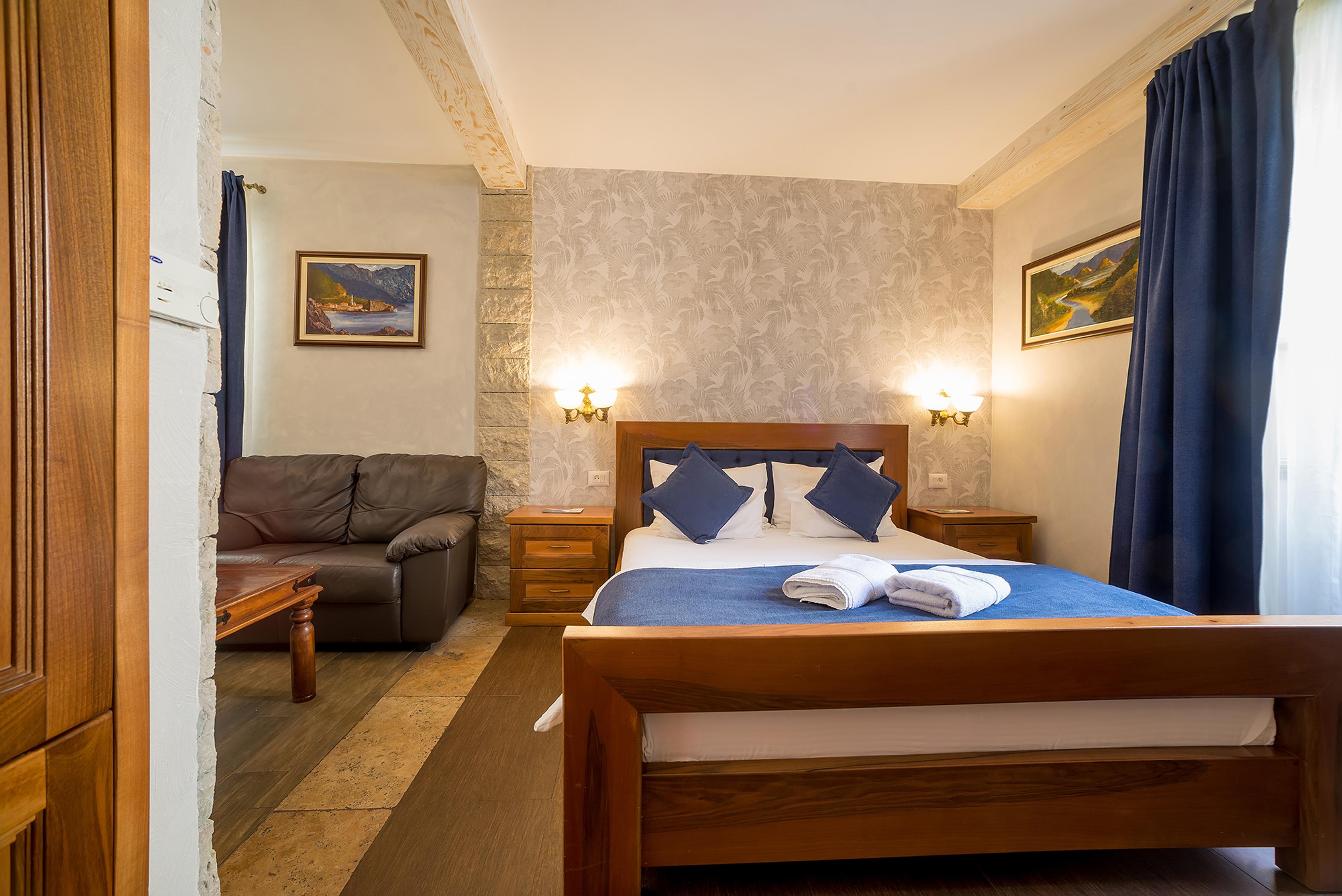 Classic Double Room 5