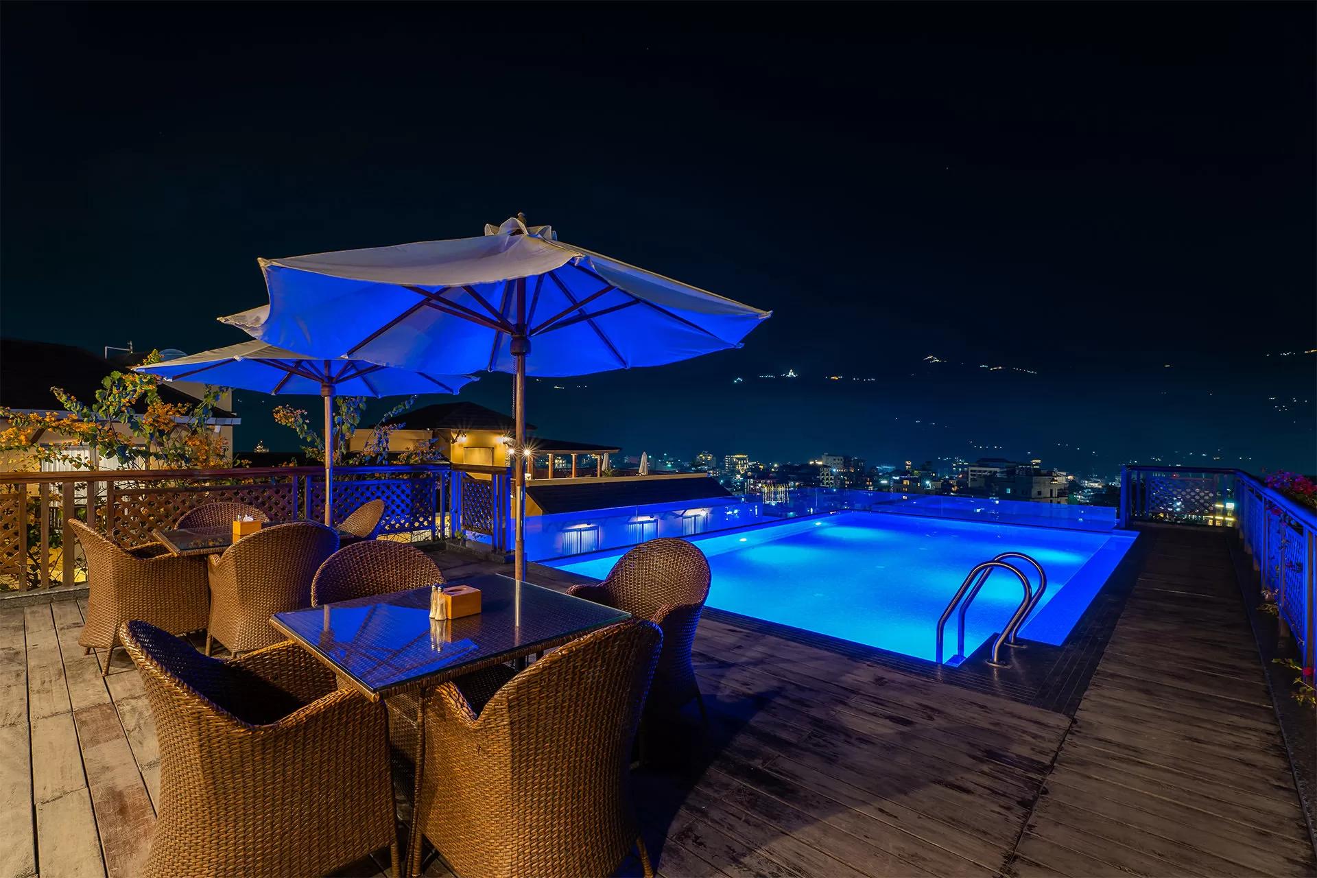 Rooftop Swimming Pool