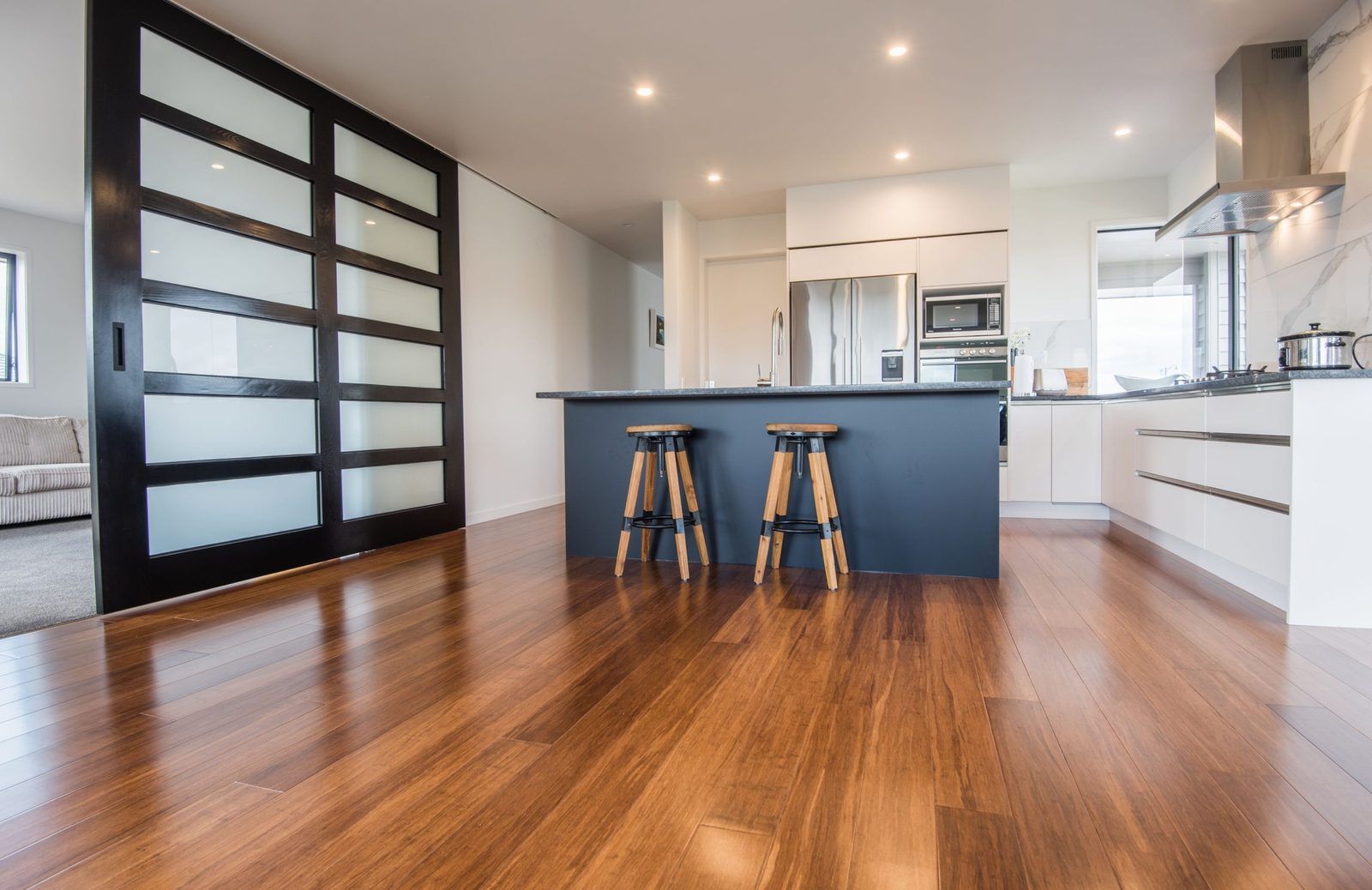 Kupe Drive 1 — living and kitchen