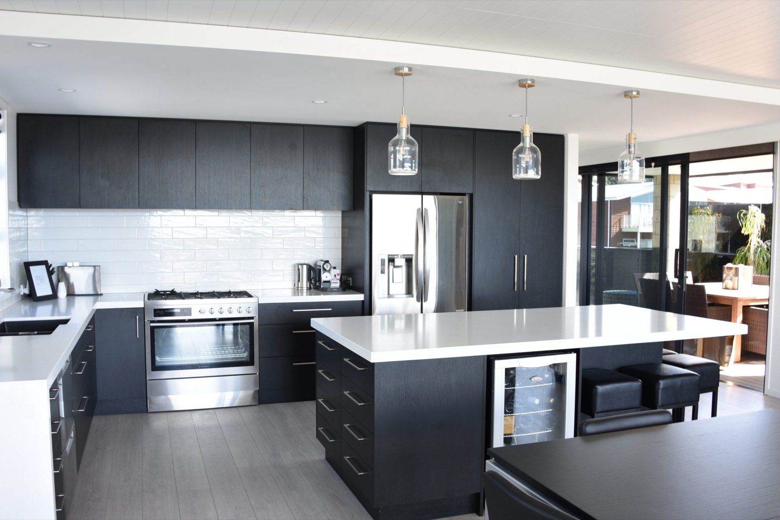 Buffalo Beach — kitchen and dining
