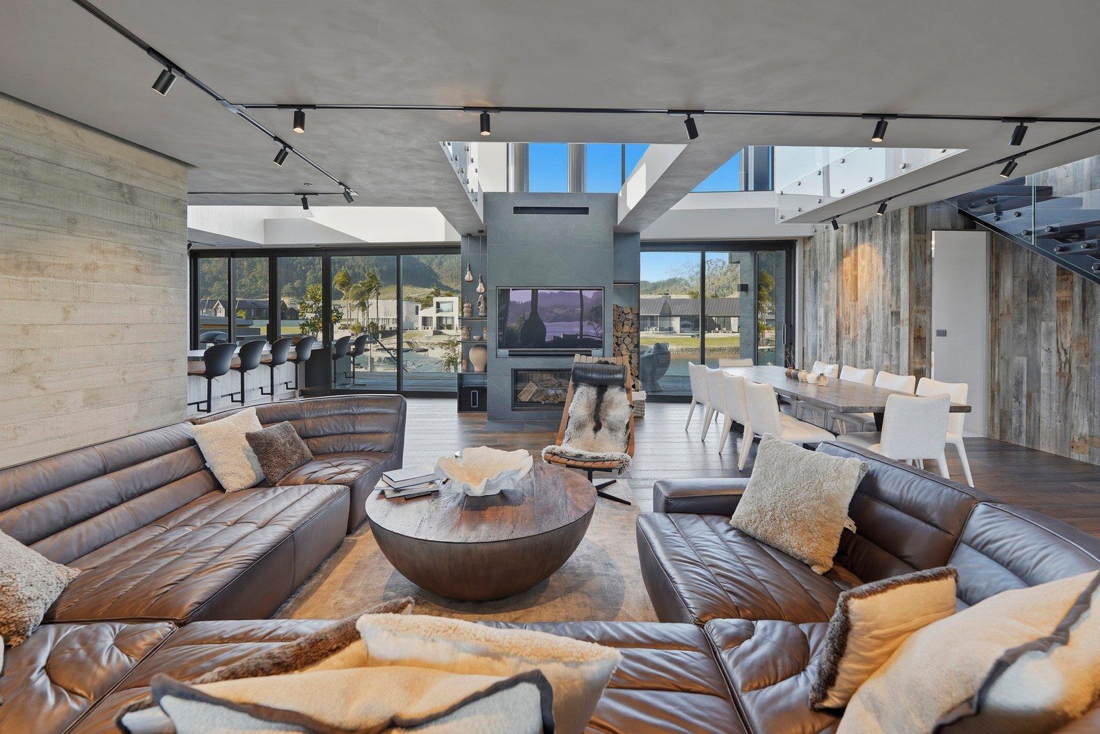 Life on the Water — main living space