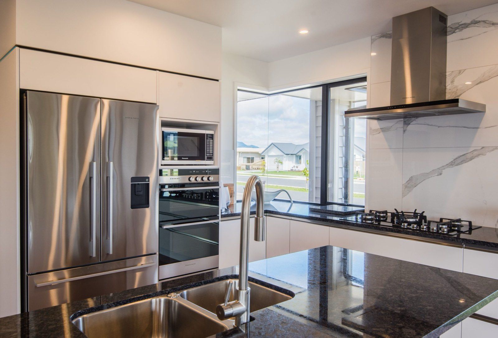 Kupe Drive 1 — kitchen