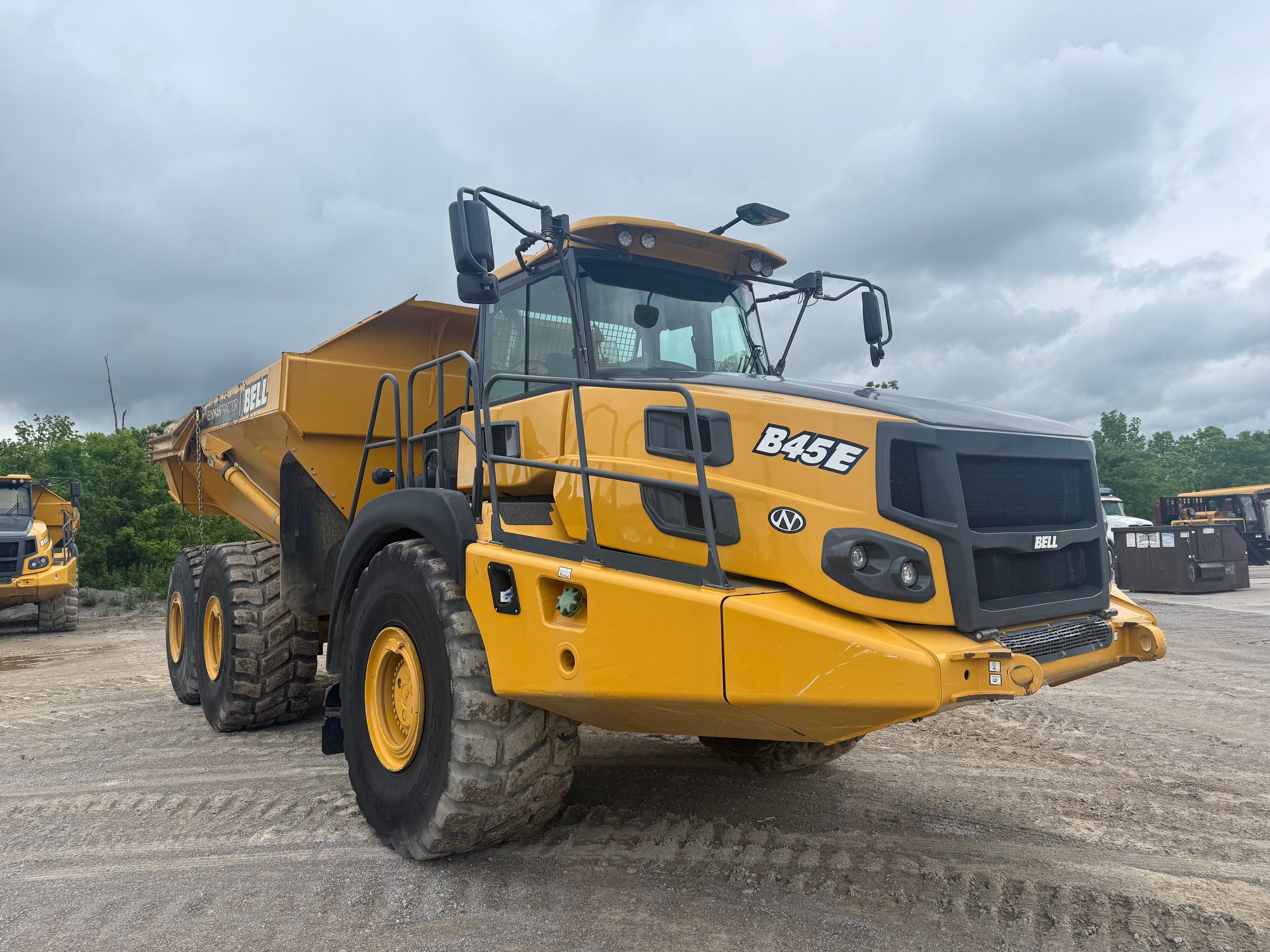 2020 BELL BELL B45E ARTICULATED DUMP TRUCK Photo 4 Thumbnail