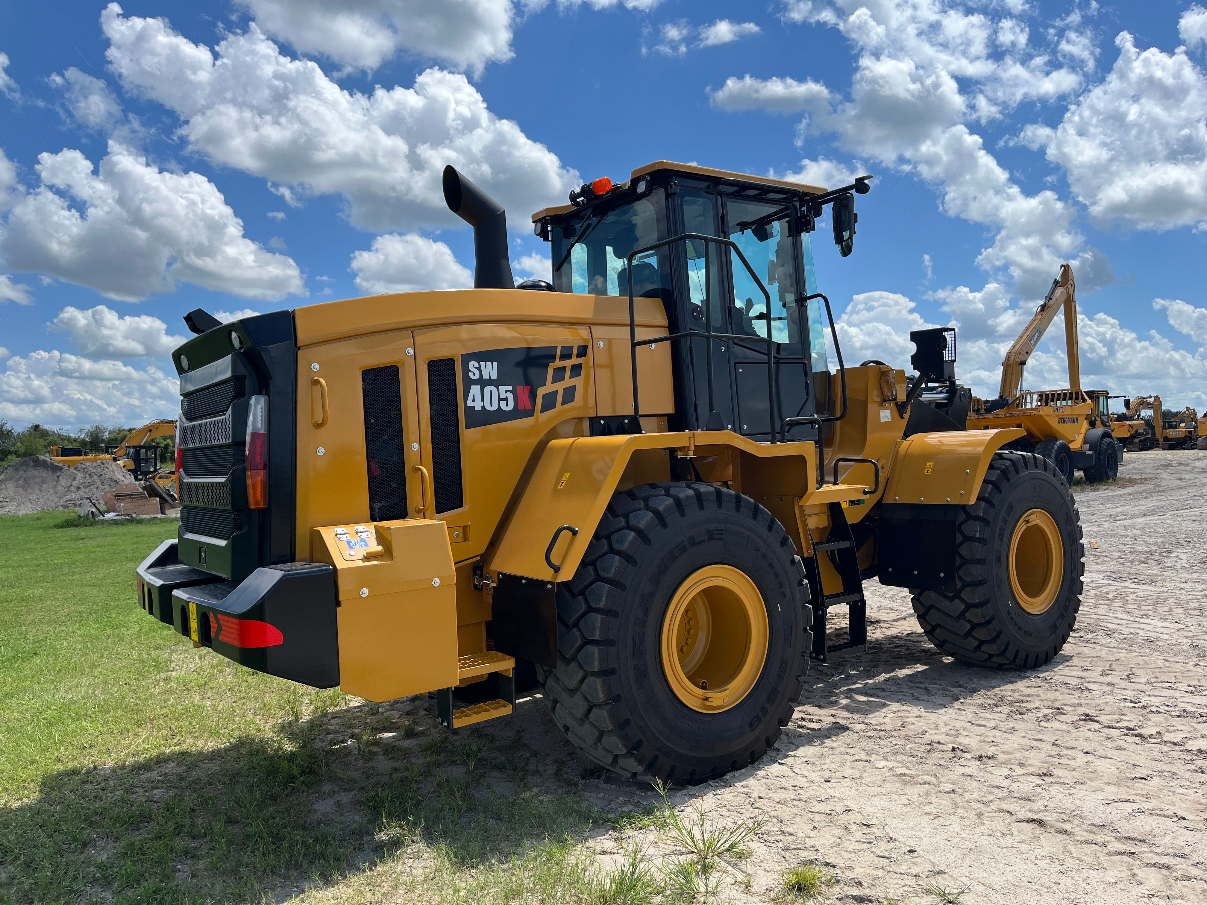 2025 SANY SANY SW405K 4CU YARD WHEEL LOADER Photo 4 Thumbnail