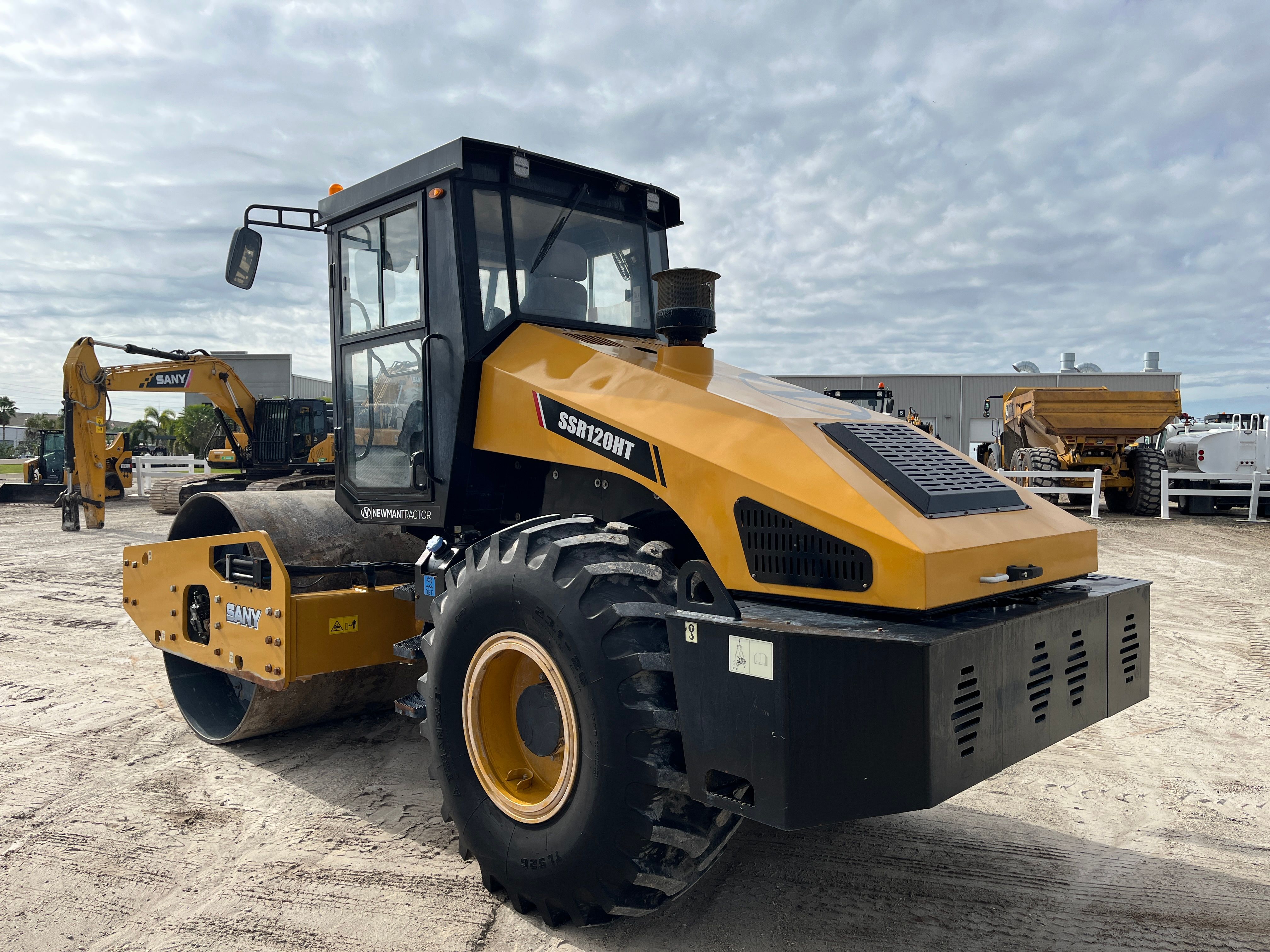 2024 SANY SANY SSR120 HIGH TORQUE VIBRATORY COMPACTOR Photo 3 Thumbnail