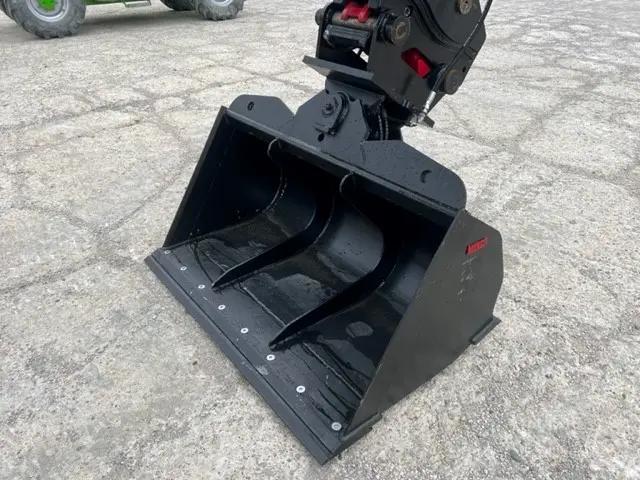 Tilting bucket for excavator